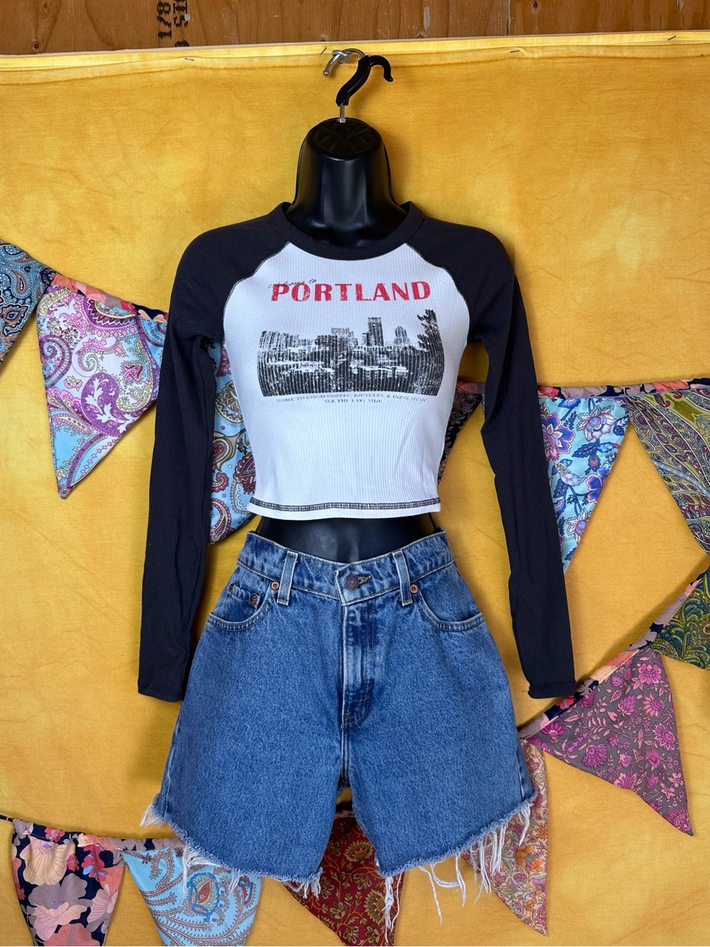 Portland Graphic Cropped Raglan Long Sleeve Top - White & Black